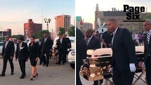 A detroit funeral home's license has been suspended by the state for alleged violations that include improper storage of cremated remains, cremains without identification and unsanitary embalming. Queen Of Soul Aretha Franklin S Casket Makes Regal Entrance To Memorial