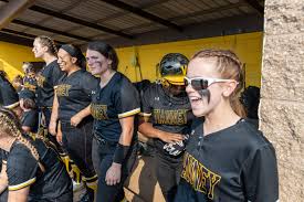 Nicht an neuen projekten interessiert. Jones Agrapides Go Out Winners As Lancers Win Sct Softball Title Catholic Schools Have It All