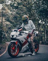 Terbuat dari bahan baku fiber gloss, salah satu bahan baku yang digunakan untuk pembuatan body kit mobil. R15 Modified Home Facebook