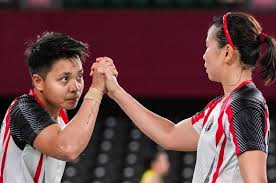 Pasangan ganda putri indonesia, greysia polii/apriyani rahayu telah meraih kemenangan dalam pertandingan kedua grup a olimpiade tokyo 2021 cabang olahraga bulutangkis. 9tawj21d7wfhym