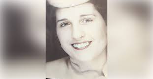 Anna Derosa's Instagram, Twitter & Facebook