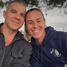 HAPPY NEW YEAR 2025 FROM FLORIDA….. THE SUNSHINE STATE USA 🇺🇸 HAVE A  ROCKING NEW YEAR!! 🎸🎶🎊🎉💙🌴