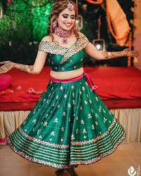 Short Lehenga For Mehndi Short Lehenga Choli Ideas Latest Bridal Lehenga 2020 Bridal Leheng In 2020 Mehendi Outfits Latest Bridal Lehenga Wedding Lehenga Designs