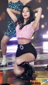 Tzuyu, momo] 그럴 때마다 내게 얼마나 내가 소중한지 말해주는 너의 그 한마디에 everything's alright 초라한 nobody 에서 다시. Twice S Tzuyu Shows Off Impressive Abs In Feel Special Promo Kissasian