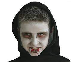 Maquillage facile pour halloween : Tutoriel Maquillage De Vampire Maquillage Vampire Maquillage Halloween Maquillage Vampire Facile