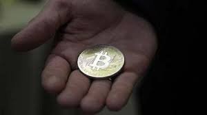 With bitcoin's price at $, you'd need bitcoins to be a bitcoin millionaire in dollars. Kurssturz Bitcoin Sackt Auf Unter 10 000 Dollar Ab Hz