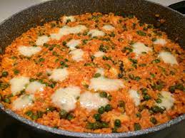 Una ricetta facile da realizzare e che può essere preparata in anticipo e poi cotta al momento di servirlo. Riso Al Forno Con Piselli E Provola Alla Michele Note In Padella