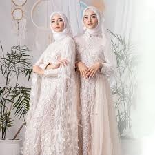 Baju pantai seringkali terkesan mini dan ketat. 12 Desain Gaun Pengantin Muslimah Modern Buat Inspirasi Kamu Wedding Market