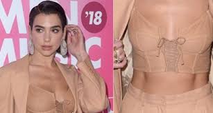 Dua lipa is an english singer, songwriter, and model. Dua Lipa S Height Outfits Name Feet And Net Worth