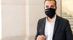 Maar het is ook wel belangrijk om af en toe wat anders te doen. Greve De La Faim Des Sans Papiers Une Petition De 28 000 Signatures Remise A Sammy Mahdi Bx1