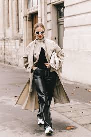 Street Style Inspiration Paris Fashion Week Fall Winter 2019 2020 Cool Street Fashion Winter Coat Street Style Paris Fashion Week Street Style