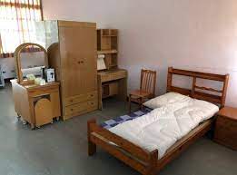 一天250元台幣住宿含三餐 英國情侶遭隔離怨像監獄網友怒 出來道歉 https kairos news 185070 home decor home furniture