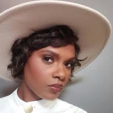 Janet Amore (@danctric)