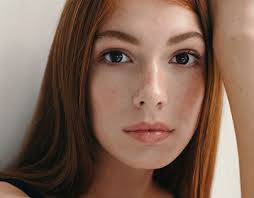 Eliza Bonham-carter Projekt :: Photos, videos, logos, illustrations and  branding :: Behance