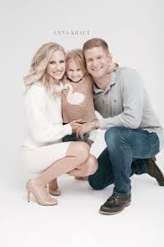 Modern Family Portrait Anna Kraft Photography Studio Family Portraits Family Portraits What To Wear Family Portraits