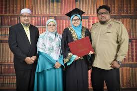 Ada kisah sufi, seorang wali yang tidak fasih bacaannya tapi justru dekat dengan allah. Kisah Inspirasi Cikgu Hajah Nor Aini Binti Ahmad Guru Yang Kreatif Dan Inovatif Berjaya Memberi Nafas Baru Kepada Imej Sekolah Blog Lea Azleeya