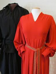 If you saw the title of this post and thought, what's the princess bride? then you've just made me feel very old and very sad for the gaping hole in your cinematic library. Princess Bride Brielle Costumes