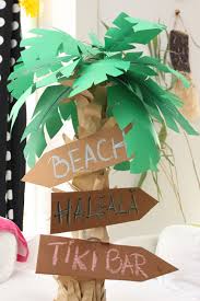 Paper Palm Tree For Luau Party Decoration With Pizza Cardboard Signs Made With Wrappi Hawaiian Party Decorations Luau Party Decorations Hawaiian Party Theme