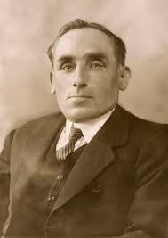 Frederick Messer's Instagram, Twitter & Facebook