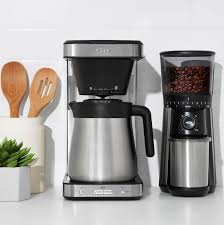 The ratio eight coffee maker is smaller than many of its counterparts, but this quality is part of what makes the machine so great. Oxo 8 Cup Coffee Maker Review A Keurig Killer