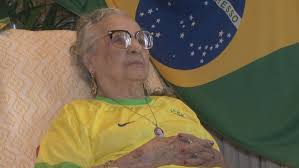Brasil na Copa do Mundo: conheça torcedora de 105 anos que não perde os  jogos da seleção