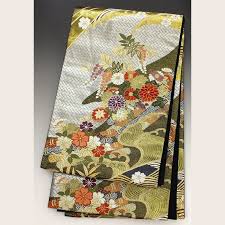 楽天市場 袋帯 黒 金 銀の檜垣 赤や白などの綺麗な菊や金の波 送料無料 中古 仕立て上がりリサイクル帯 リサイクル着物 リサイクルきもの アンティーク着物 中古着物 ビスコンティ きもの忠右衛門 日本の織物 リサイクル着物 帯