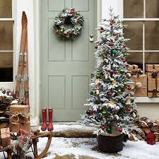 Christmas Decorating Ideas And Inspiration Front Door Christmas Decorations Christmas Door Decorations Fun Christmas Decorations