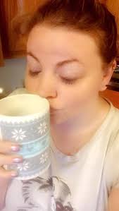 Obsessed with my new cup🙌🏻😩 don't mind the poster 😭🤣😅