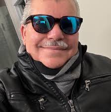 Mystery woman pays for stranger's Starbucks