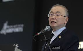 Wee ka siong has been the member of parliament for ayer hitam, johor since 2004 and has served as a minister in the prime minister's department . Tunggu 12 Haribulan Ini Wee Ka Siong Utusan Digital