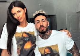El Este Unul Dintre Cei Mai Platiti Interpreti Din Romania Trebuie Sa Scoti Din Buzunar 4 500 De Euro Daca Vrei Sa Cante La Petrecerea Ta Alex velea bebelus, alex velea copil, alex velea dominic poza, smiley bebelus alex velea antonia, alex velea facebook. euro daca vrei sa cante la petrecerea ta