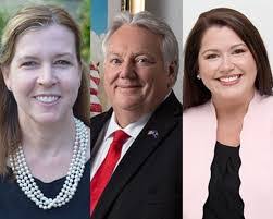 Robyn Hoffman's Instagram, Twitter & Facebook