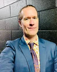 Nathanäel/Spalanzani/La Bowie here just wishing a happy opening to the cast  and crew of Tales of Hoffman with @operawilliamsburg! ❤️ Its all happening  all at once! #tenor #offenbach #opening #all #the #lewks