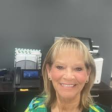 🐕💕🧑🏻 🌾Eugene Bostick, a retired farmer from Fort Worth, Texas,  designed a unique train to take stray dogs