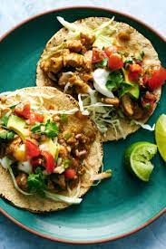 Green Chile Chicken Tacos Recipe Recipe In 2021 Chicken Taco Recipes Chicken Dinner Tacos And Burritos