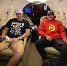 Matthews fala sobre hóquei em bate papo com justin bieber nas redes sociais. Justin Bieber Babes On Twitter Toronto Maple Leafs Auston Matthews Am34 In His Drew House Sweater