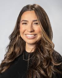 Diana Colin's Instagram, Twitter & Facebook