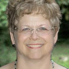 Heidi Bacon's Instagram, Twitter & Facebook