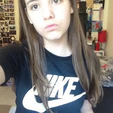 Lara Jordan✨ (@LaraJordan_)