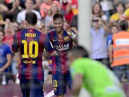 (kiri), gelandang spanyol alex fernandez (2r) dan gelandang belanda jens jonsson (kanan) menantang penyerang barcelona asal argentina lionel messi selama pertandingan sepak bola liga spanyol antara cadiz. Berita Barcelona Vs Granada Hari Ini Kabar Terbaru Terkini Liputan6 Com