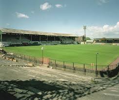 The gallery includes a 3 course meal, inclusive drinks, executive seating, a host as well as player visits after the game. Pin On Estadios Old School