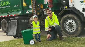 How much do garbage man make. Sweet 3 Year Old Idolizes City Garbage Men He Really Makes My Day Abc News