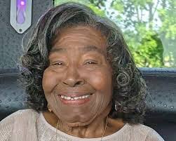 Elnora George's Instagram, Twitter & Facebook