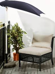 10 Solutions Gain De Place Pour Amenager Un Petit Balcon Petit Balcon Mobilier De Salon Parasol