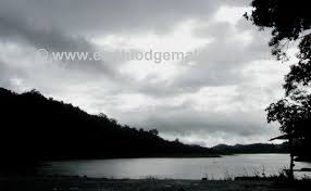 Situated in mulu, mulu village offers accommodation with a patio. View Of Muda Lake From The Jetty With Low Dark Clouds During The Rainy Season Picture Of Earth Lodge Ulu Muda Kedah Tripadvisor