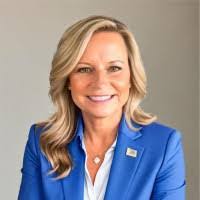 Tracy Lynch's Instagram, Twitter & Facebook