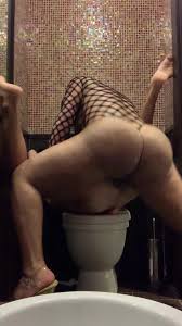 Aylla Gattina montre pourquoi elle est considérée comme la plus grande  machine à détruire le cul masculin sur terre: Vidéo Porno Domination, Salle  de bain, Trans baise un mec, Femme trans, Couple | ...