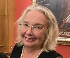 Christina Munday's Instagram, Twitter & Facebook