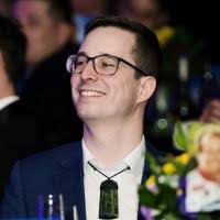 900+ "Stefan" profiles