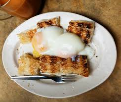 Roti leleh batu arang 97 tapau apa 14 september 2017. Wordless Wednesday 33 Roti Bakar Telur Goyang Di Transfer Road